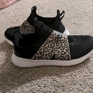 Women’s size 6.5 Adidas CloudFoam running shoe